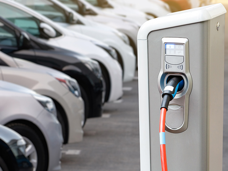 Qualifiche di PES/PAV anche nel settore auto: auto elettriche o ibride